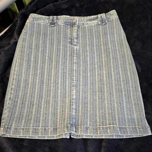 Ladies denim skirt - Picture 1 of 4